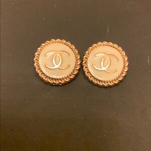LAST PAIR🌸🎁White and Gold Chanel button set of 2